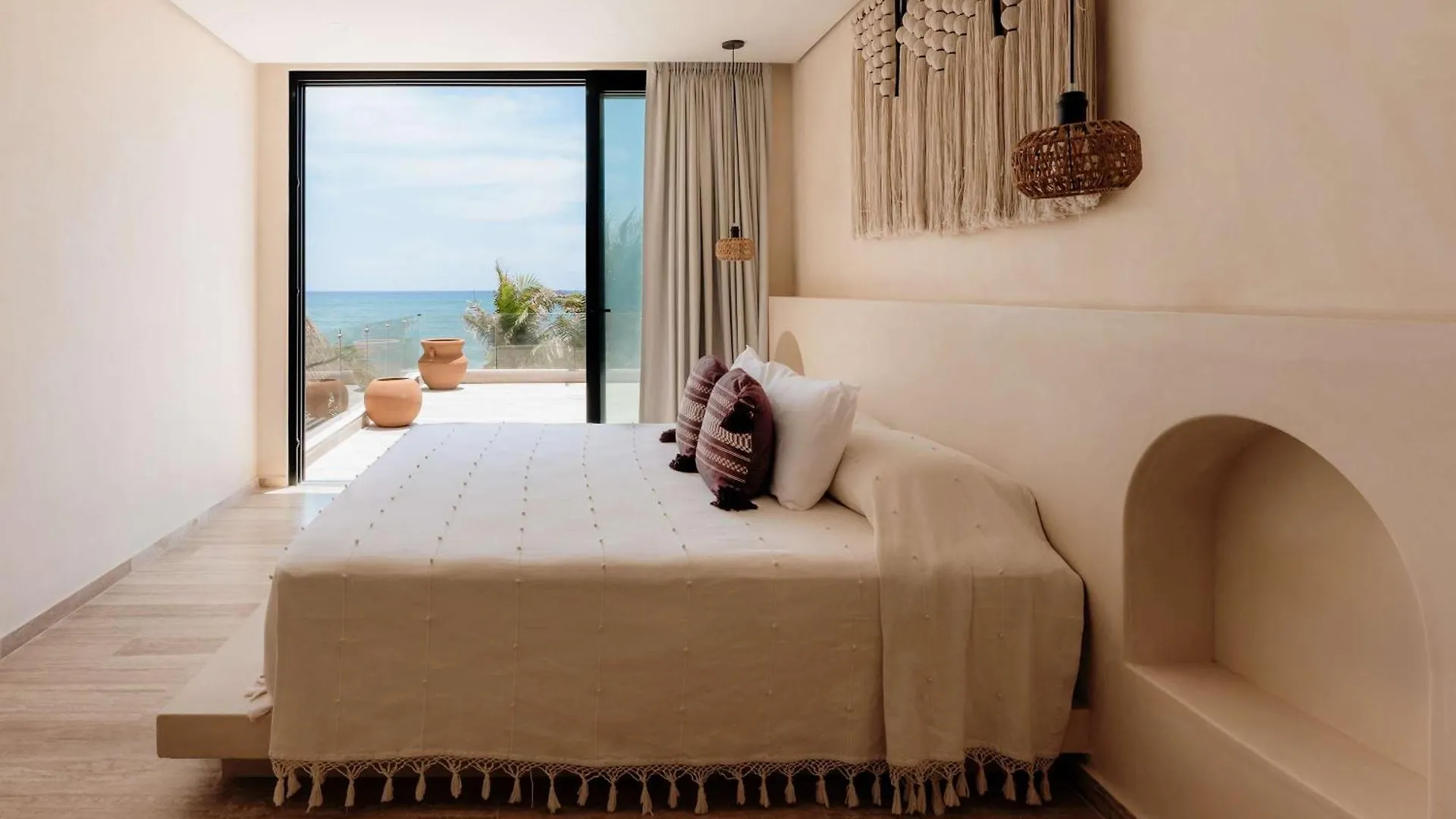 Beachfront Oasis - Yoga Deck - Jacuzzi - 25M Pool Tulum Feriehus
